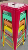Meilleur Prix Usine Vente en Gros Tabouret de Bar Peut Empilable avec Chaise Haute Chaise en Métal Coloré pour Restaurant bar