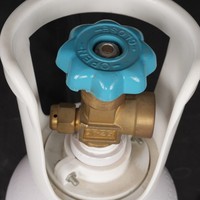 Bouteille de gaz oxygène en acier sans soudure 2L 150 bars avec poignée en plastique