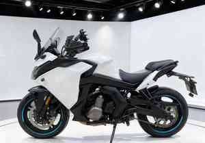 Motocicleta de Turismo <span class=keywords><strong>MOTO</strong></span> 400GT con Enfriamiento Líquido, Gran Motocicleta - Product Image 2