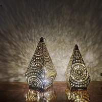 Z4 nouveau métal géométrique décoratif maison fer Art ornement transfrontalier Led Style marocain lanterne creux lampe bougeoir bocaux