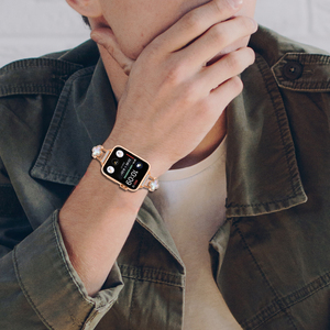 Bracelet en acier inoxydable à double trèfle à quatre feuilles <span class=keywords><strong>pour</strong></span> <span class=keywords><strong>Apple</strong></span> <span class=keywords><strong>Watch</strong></span> Series 11 10 9 <span class=keywords><strong>SE</strong></span> Ultra 3 2 <span class=keywords><strong>pour</strong></span> femmes - Product Image 6