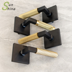 Manija <span class=keywords><strong>de</strong></span> <span class=keywords><strong>puerta</strong></span> <span class=keywords><strong>de</strong></span> latón <span class=keywords><strong>de</strong></span> alta gama americana, manija moleteada interior para dormitorio, roseta <span class=keywords><strong>de</strong></span> aleación <span class=keywords><strong>de</strong></span> zinc negra, cerradura <span class=keywords><strong>de</strong></span> palanca <span class=keywords><strong>de</strong></span> <span class=keywords><strong>puerta</strong></span> personalizada - Product Image 4