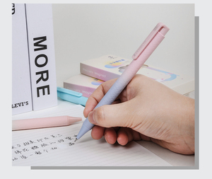 Những đám mây tươi và ngọt ngào sáng tạo Gradient CS Gel bút trung tính với chữ ký màu đen 0.5mm làm bằng nhựa bền - Product Image 5