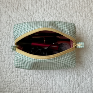 Borsa per il Trucco Personalizzata all'Ingrosso Verde alla Moda con Motivo a Quadri e Cerniera per Ragazze - Product Image 2