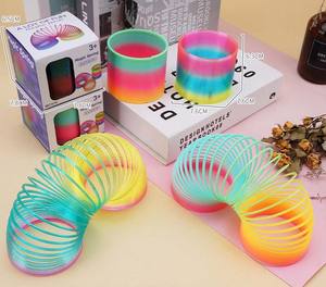 Детские игрушки для волшебной радужной пружинной катушки из пластика для волшебных радужных кругов с цветовыми эффектами с блестками - Product Image 1