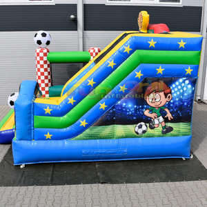 Castillo inflable deportivo comercial para fiestas, con tobogán y área de juego de fútbol. - Product Image 4
