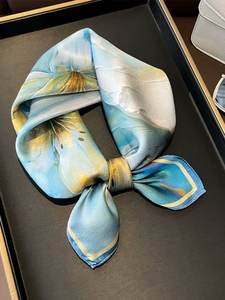 ผ้าโพกหัวสี่เหลี่ยมลายดอกไม้ปรับแต่งได้สำหรับผู้หญิงสวมใส่ได้ทุกวันทุกฤดู - Product Image 3