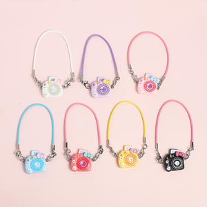 מיני קריקטורה מודל בובות בית עם אביזרים לצוואר תליית מצלמה קטנה וקשת בובה תליית בובות - Product Image 3