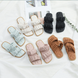 Nouvelles pantoufles décontractées d'été, design plissé tendance, chaussures plates de plage, semelles souples et durables, chaussures pour femmes - Product Image 1