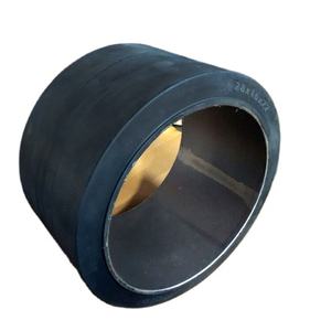 Pneu plein robuste 36x10x30 grand diamètre pour tracteur de <span class=keywords><strong>remorquage</strong></span> aéronautique et véhicules GSE d'aéroport - Product Image 1