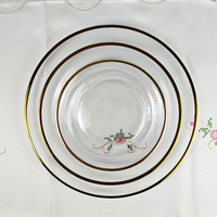 Assiettes de présentation de luxe modernes en verre transparent faites à la main avec motif incrusté d'or pour la décoration de mariages et de fêtes