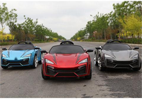 La voiture pour enfants peut s'asseoir sur le jouet pour bébé avec poussette à batterie à quatre roues télécommandée/voitures pour bébé