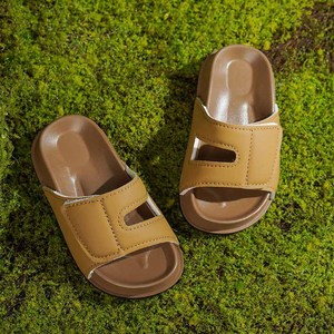 Nouvelles pantoufles d'été antidérapantes pour enfants avec fermetures à scratch, design monobloc pour garçons et filles - Product Image 4
