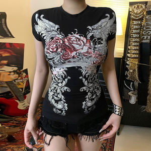 T-shirt slim fit à imprimé rose gothique Y2K pour femmes, esthétique gothique sombre, streetwear, haut à manches courtes - Product Image 2