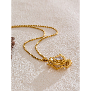 JINYOU Mode accessoires Zirkonia Vergoldete Kette Rose Flower Edelstahl Anhänger Halskette - Product Image 2