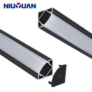 Profilé en aluminium LED en forme de V d'angle, argenté et <span class=keywords><strong>noir</strong></span>, avec couvercle en PC, fabriqué par NIUYUAN - Product Image 1