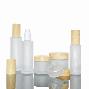 Ensemble d'emballages cosmétiques, flacons en verre givré pleine taille pour lotion avec couvercle en bois grainé, emballage cosmétique en bambou, couvercle en bambou - Product Image 1
