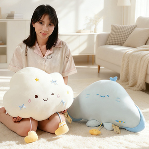 Coussin en peluche nuage Kawaii avec visage souriant et petites chaussures, coussin doux rembourré pour enfants et adolescents, cadeau parfait pour anniversaire et Saint-Valentin - Product Image 2