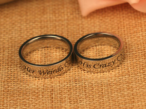 Anillos de Promesa Personalizados con Grabado Único para Parejas, Él el Loco, Ella la Extravagante, Joyería de Acero Inoxidable de Moda, Hecho en China, Venta al por Mayor - Product Image 2