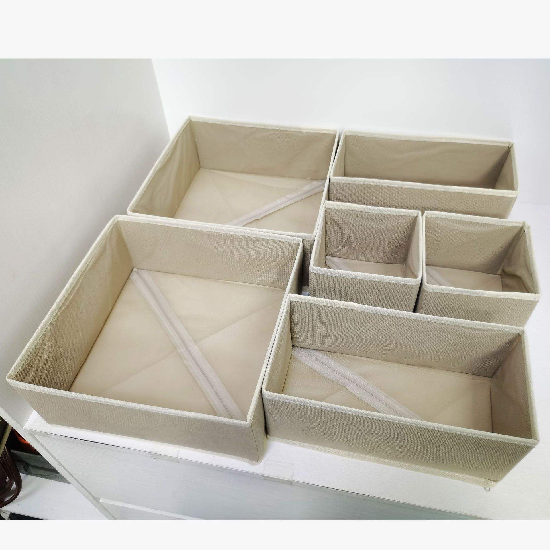 ชุดเซ็ต 6 ชิ้น สีคากี (ขอบสีเบจ)