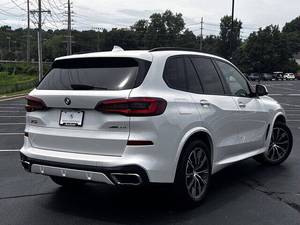 รถยนต์ SUV ปี 2020 ขับเคลื่อนสี่ล้อ เกียร์อัตโนมัติ เครื่องยนต์ R18 ยาง R18 ระบบควบคุมความเร็วอัตโนมัติ ภายในสีเข้ม เบาะหนัง กล้องมองหลังด้านขวา หลังคาซันรูฟ ไฟ LED - Product Image 5