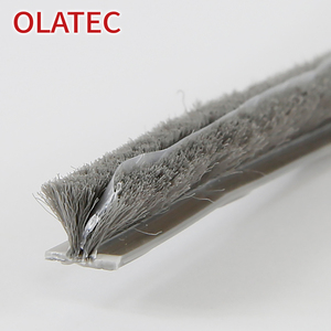 Joint d'étanchéité industriel OLATEC avec filaments fins et denses pour portes et fenêtres commerciales, certifié RoHS, REACH, CE, ISO9001 - Product Image 3