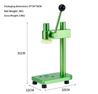 Machine de scellage manuelle pour sceller et sertir les couvercles des boissons gazeuses, des aliments, des boissons, des boîtes en papier et des bouteilles en plastique.