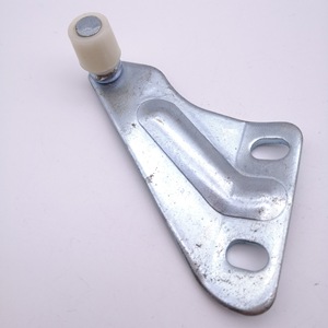 ลูกรอกประตูกลาง Daewoo Damas 94587090 ผลิตจากโลหะผสมสังกะสี หมุนได้อย่างราบรื่นสำหรับประตูรถยนต์ - Product Image 1