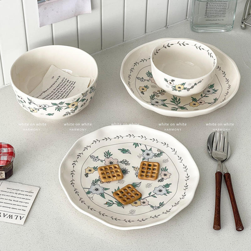 Still as flowers - 8.5inch deep plate