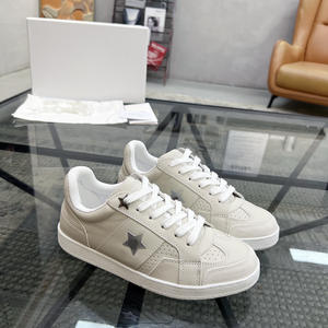 Zapatillas Blancas Retro con Suela Gruesa y Estrellas, Modelo 2026 Otoño-Invierno, Deportivas y Casuales de Piel Blanca - Product Image 3