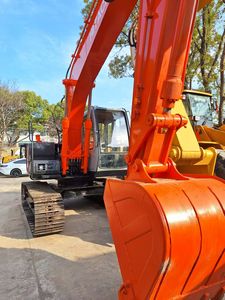 Excavadora Usada Hitachi EX120 de 12 Toneladas, Original de Japón, Pocas Horas de Uso, Precio Competitivo con un Año de Garantía - Product Image 3