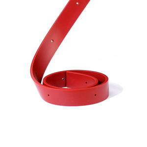 Verpakkingsmachine rode rubberen geperforeerde tandriem vacuüm rubberen folie trekriem aandrijfriem snijden - Product Image 5
