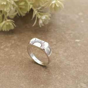 Bague Soleil Levant en Argent Sterling 925 - Bague Soleil Levant - Bague Statement - Bague Tendance - Bague Céleste - Cadeaux pour elle et lui - Product Image 1