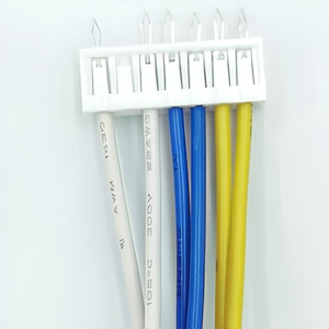 Faisceau de câbles multicolores personnalisé avec connecteur en plastique blanc à verrouillage et bornes à sertir apparentes pour le câblage du module de commande - Product Image 4