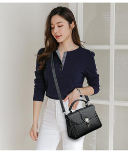 Sac à Bandoulière Rétro pour Femmes, Texture Cuir Souple, Grande Capacité, Design Simple et Portable, pour Dames - Product Image 2