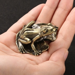Ingrosso rospo in bronzo statua personalità tè pet ottone rana ornamenti animali