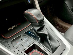 Toyota RAV4 Euro VI SUV Modèle 2022, occasion en bon état, boîte automatique, conduite à gauche, sièges en cuir, turbo essence, toit ouvrant 360° - Product Image 2