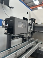 Centro de Corte y Fresado CNC de Alta Precisión para Perfiles de Aluminio y UPVC, para Línea de Producción de Puertas y Ventanas
