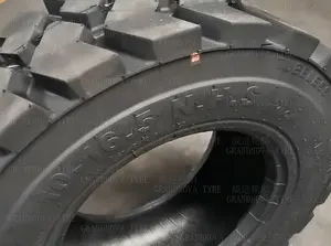 Good Quality Tire For Small Loader Tubeless SKS-2 10-16.5 12-16.5 Skid Steer Tyre