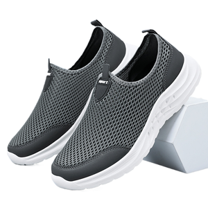 รองเท้าผู้ชายแบบสวม สไตล์สเก็ตบอร์ด รุ่นใหม่สำหรับฤดูร้อน ระบายอากาศได้ดี ไม่มีกลิ่นอับ น้ำหนักเบา สวมใส่สบาย - Product Image 1