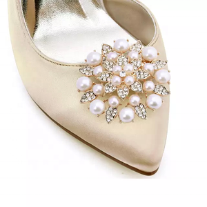 Venta al por mayor <span class=keywords><strong>de</strong></span> diamantes <span class=keywords><strong>de</strong></span> imitación <span class=keywords><strong>de</strong></span> hoja <span class=keywords><strong>de</strong></span> metal y flor nupcial Clips <span class=keywords><strong>de</strong></span> <span class=keywords><strong>zapatos</strong></span> <span class=keywords><strong>de</strong></span> cristal <span class=keywords><strong>de</strong></span> tacón alto perla accesorio <span class=keywords><strong>de</strong></span> boda <span class=keywords><strong>para</strong></span> las mujeres - Product Image 2