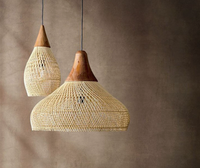 Grande suspension minimaliste en rotin noir en forme de larme faite à la main abat-jour en rotin d'osier naturel Texture tissée pour le salon