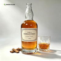 Bouteille de liqueur en verre transparent de 750 ml avec étiquette autocollante, logo personnalisé, bouteille vide pour whisky ou brandy avec bouchon en liège