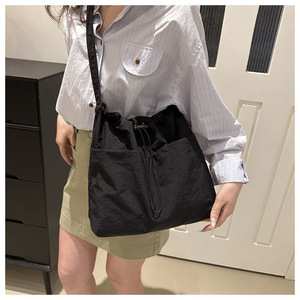 Sac seau pour femme, nouveau style 2026, sac à bandoulière décontracté avec grande capacité - Product Image 4