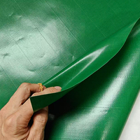 Rouleau de bâche en PVC léger à prix d'usine, résistant au vent, imperméable et pare-soleil pour tentes de voiture, auvents et abris.