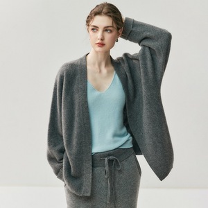 Cardigan da <span class=keywords><strong>donna</strong></span> di lusso realizzato in Cashmere all'ingrosso Cardigan in <span class=keywords><strong>lana</strong></span> Cashmere taglia unica scialle Casual da <span class=keywords><strong>donna</strong></span> <span class=keywords><strong>maglieria</strong></span> sbottonata - Product Image 3