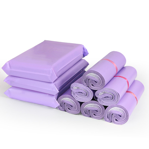 ถุงพลาสติกสีม่วงด้านมีกาวในตัวสำหรับบรรจุภัณฑ์เสื้อผ้าโลโก้ตามสั่ง - Product Image 2