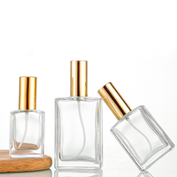 Flacons de parfum carrés transparents en verre de 30 ml, 50 ml et 100 ml avec pompe pulvérisatrice, adaptés aux cosmétiques et aux parfums