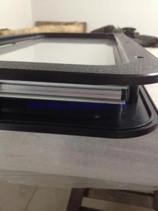 Portes de garage sectionnelles verticales automatiques industrielles modernes Wuxi <span class=keywords><strong>Shelter</strong></span> avec fenêtres en verre à 2 couches en plastique ABS - Product Image 2