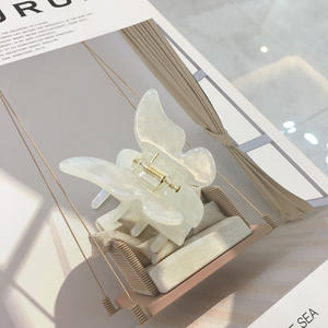 กิ๊บติดผมรูปผีเสื้อ ทำจากเซลลูโลสอะซิเตท คุณภาพสูง เรียบเนียน ใส สวยงาม ขนาดเล็ก เหมาะสำหรับผู้หญิงและเด็กผู้หญิง - Product Image 6